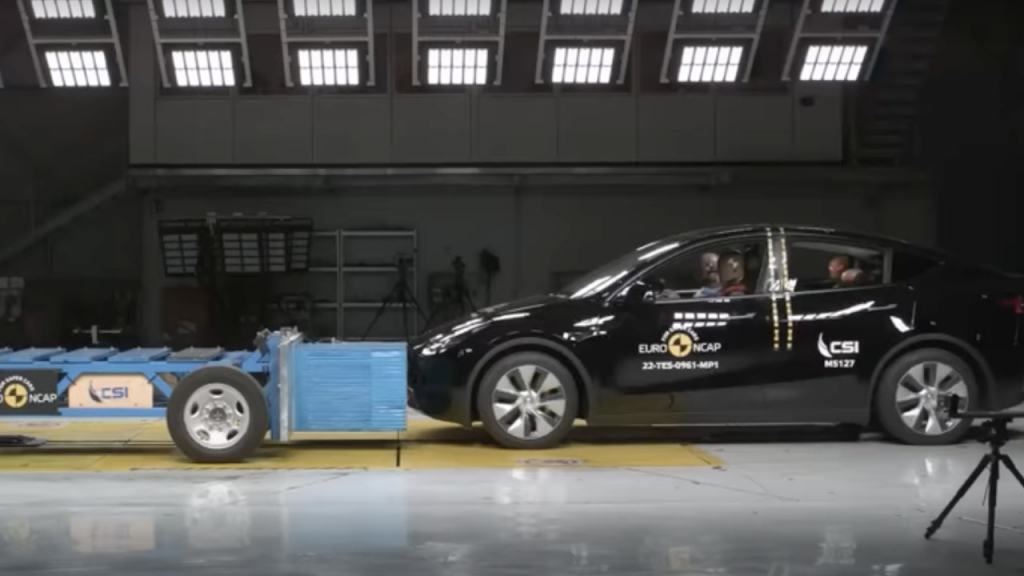 Tesla Model Y, Euro NCAP çarpışma testi sonuçlarıyla göz dağı verdi [Video]